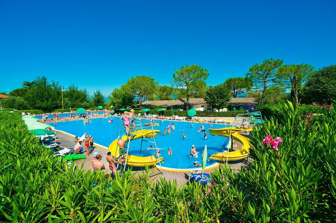 Happy Camp Mobile Homes In Camping Cisano San Vito Bardolino Buitenkant foto