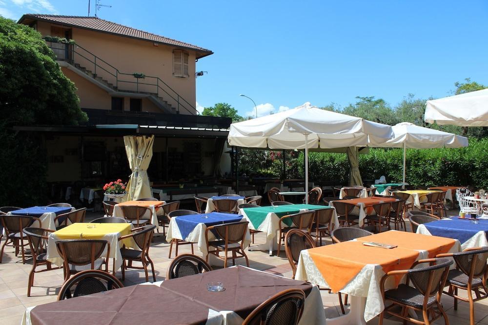 Happy Camp Mobile Homes In Camping Cisano San Vito Bardolino Buitenkant foto