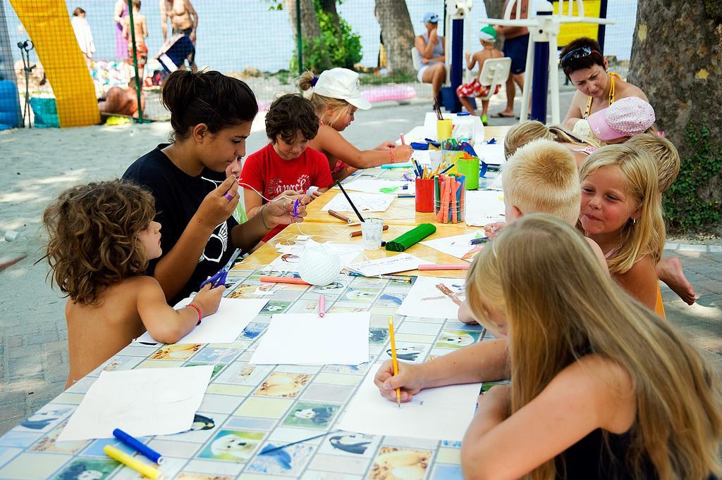 Happy Camp Mobile Homes In Camping Cisano San Vito Bardolino Buitenkant foto