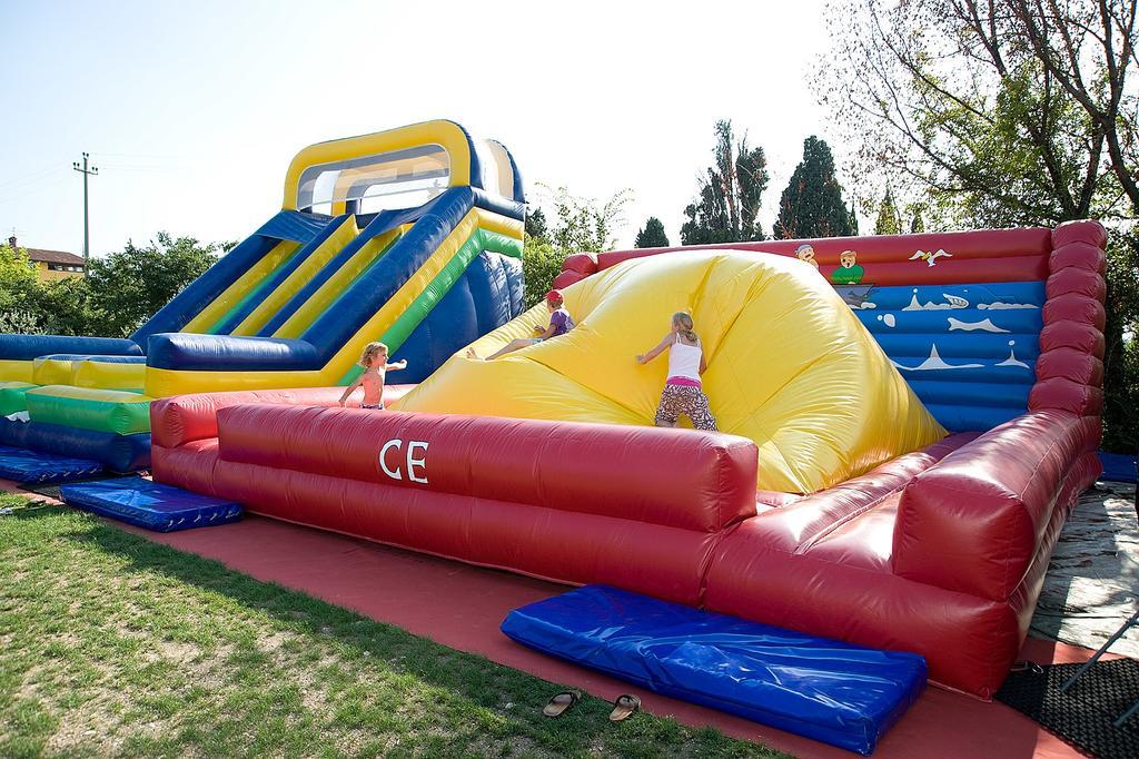 Happy Camp Mobile Homes In Camping Cisano San Vito Bardolino Buitenkant foto