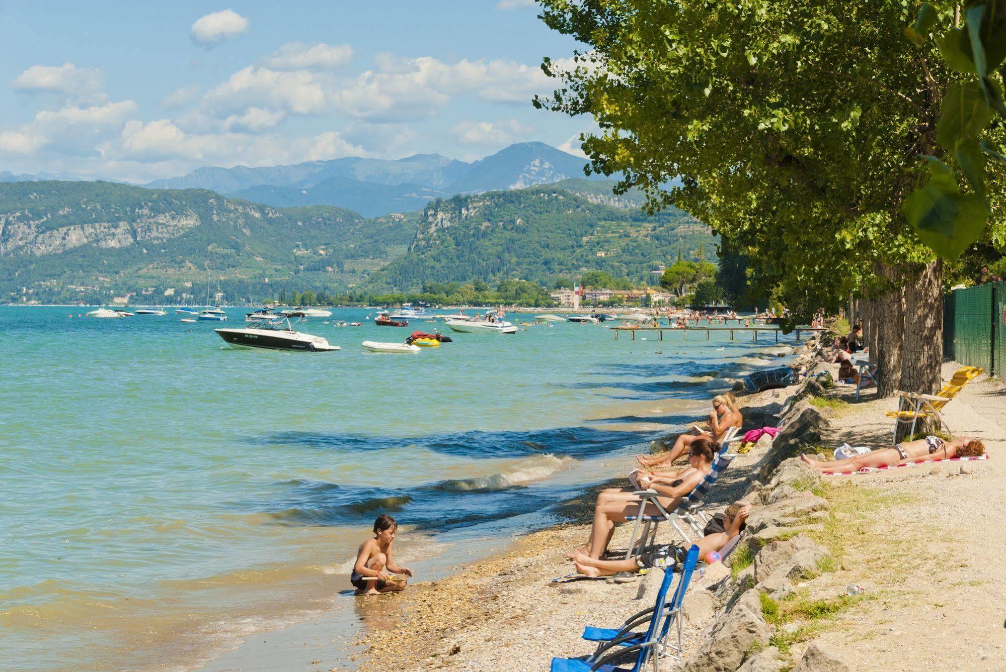 Happy Camp Mobile Homes In Camping Cisano San Vito Bardolino Buitenkant foto