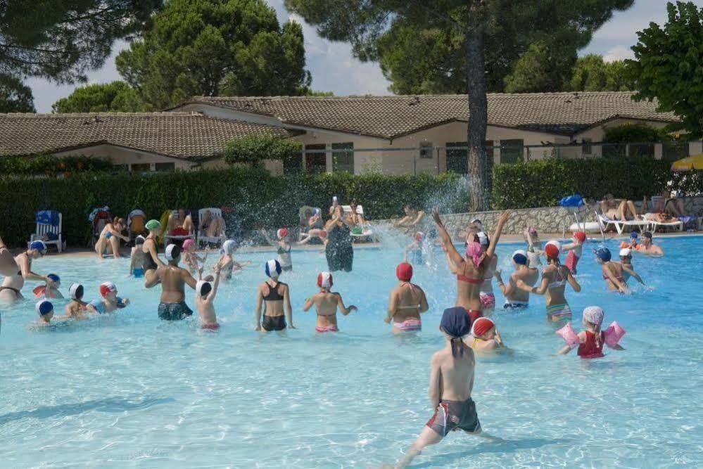 Happy Camp Mobile Homes In Camping Cisano San Vito Bardolino Buitenkant foto