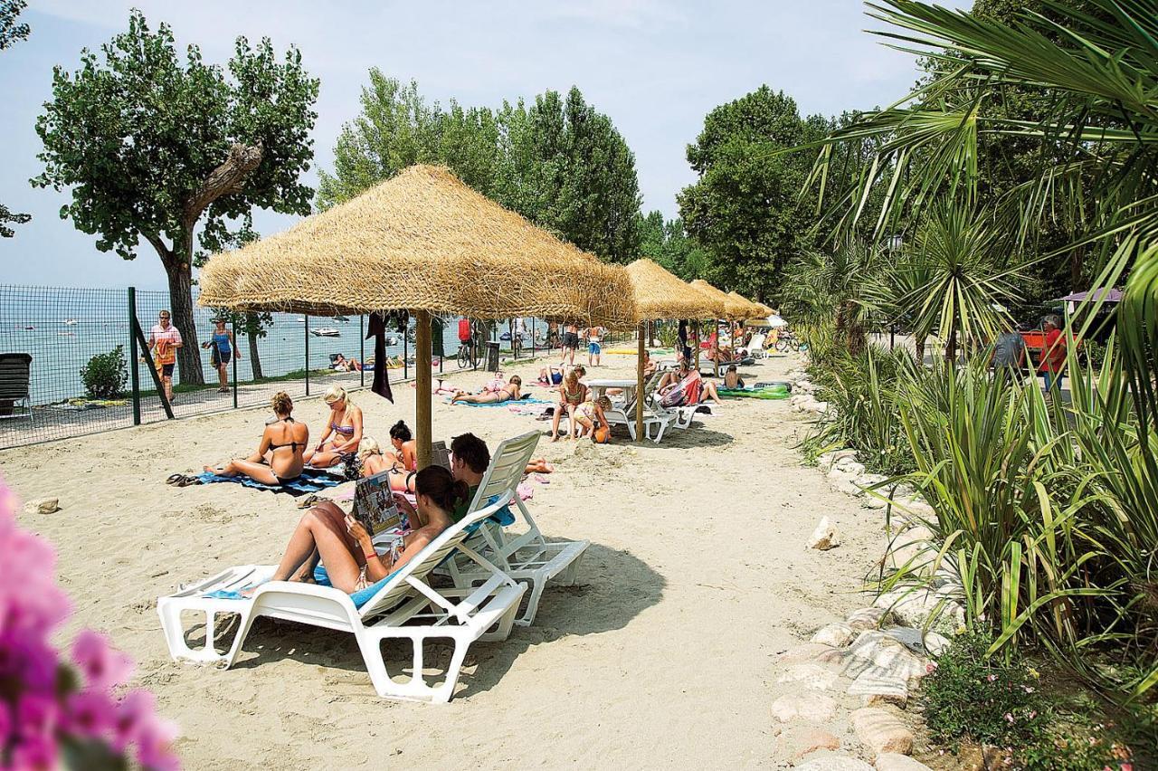 Happy Camp Mobile Homes In Camping Cisano San Vito Bardolino Buitenkant foto